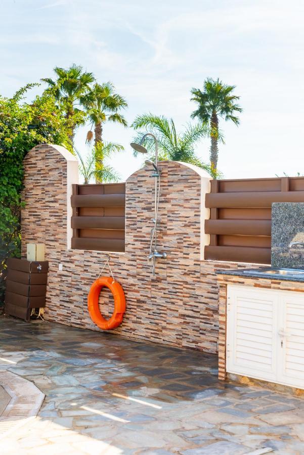 Sea Front Oceanus H2 By Ezoria Villas Agia Napa Exterior foto