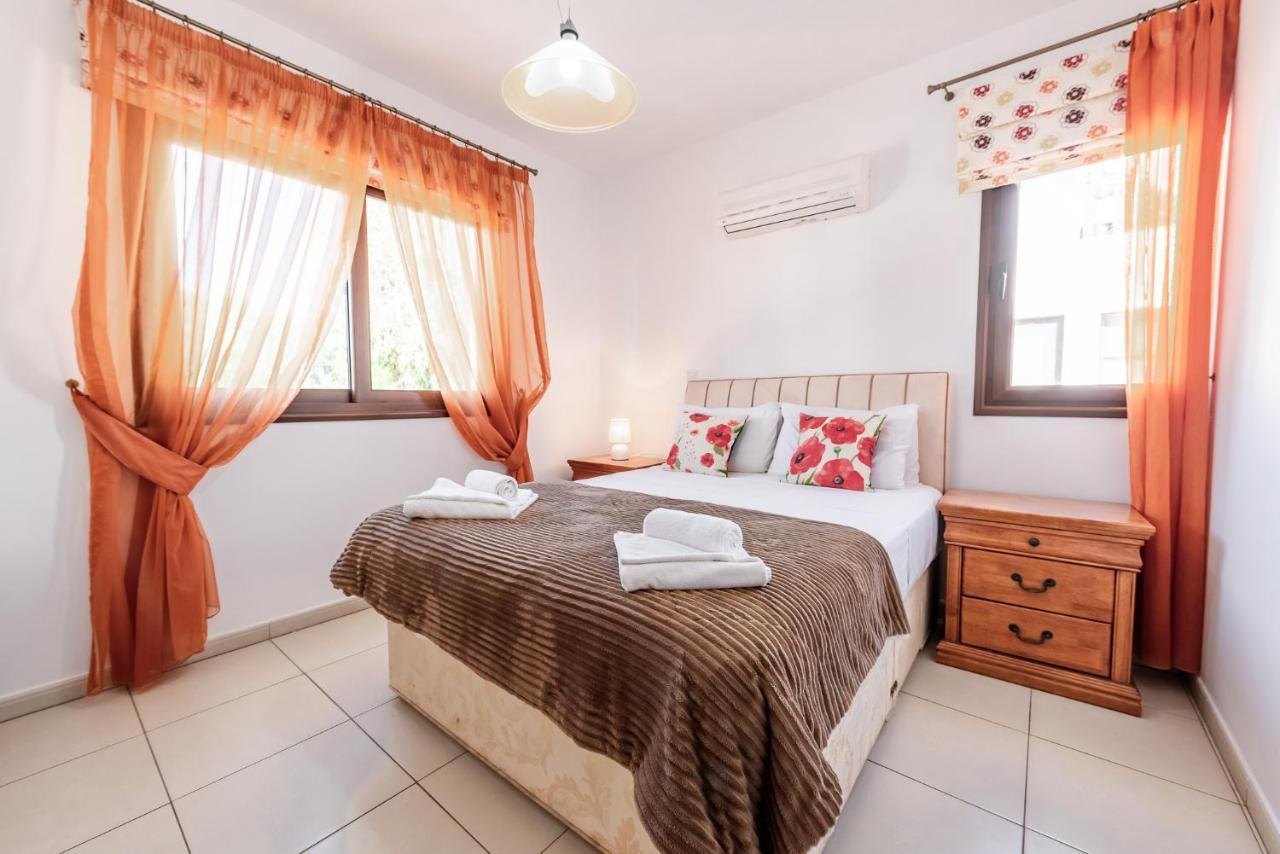 Sea Front Oceanus H2 By Ezoria Villas Agia Napa Exterior foto