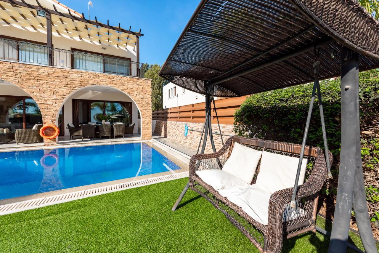 Sea Front Oceanus H2 By Ezoria Villas Agia Napa Exterior foto