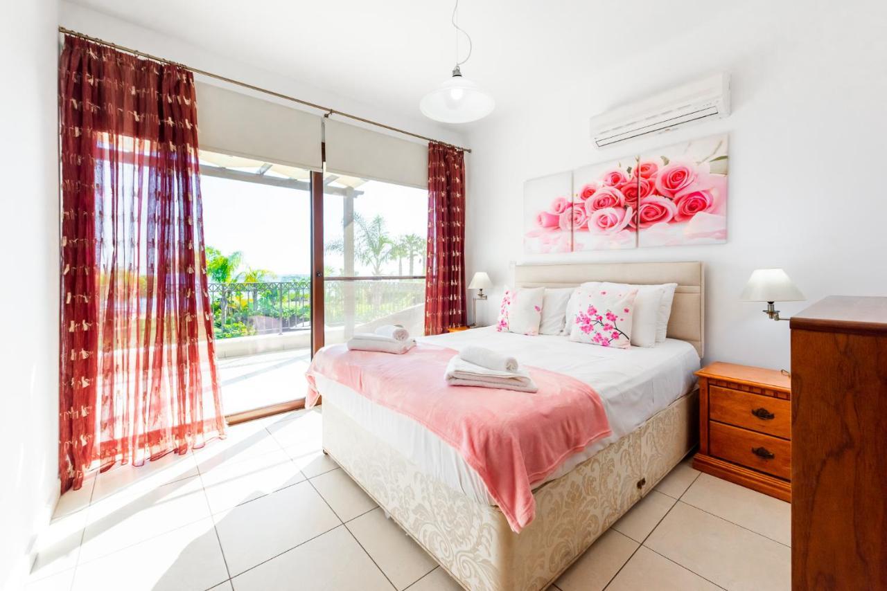 Sea Front Oceanus H2 By Ezoria Villas Agia Napa Exterior foto