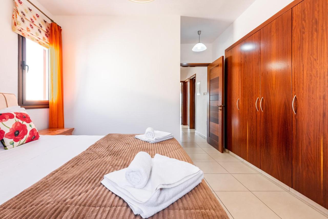 Sea Front Oceanus H2 By Ezoria Villas Agia Napa Exterior foto