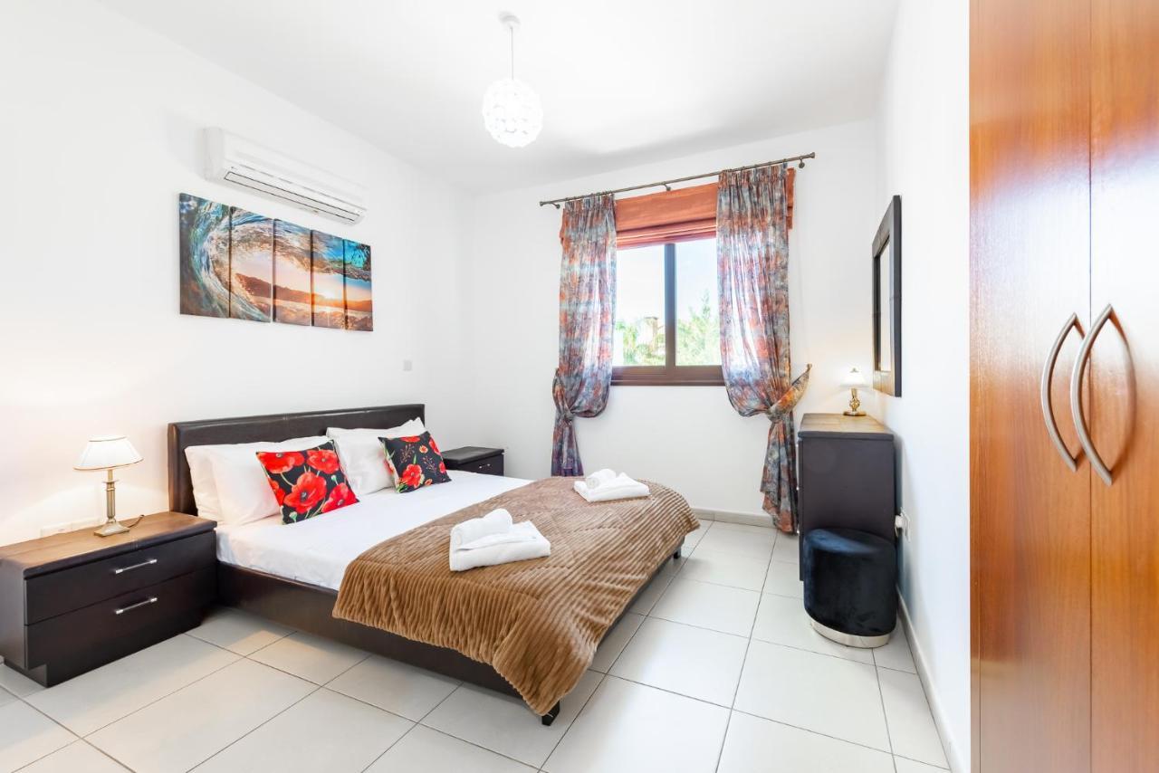 Sea Front Oceanus H2 By Ezoria Villas Agia Napa Exterior foto