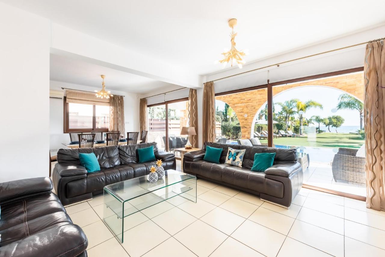 Sea Front Oceanus H2 By Ezoria Villas Agia Napa Exterior foto